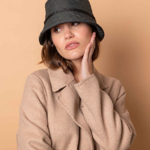 Gorro de lluvia verde