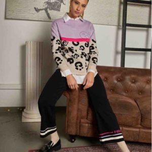 Jersey de cuello redondo y print de letras