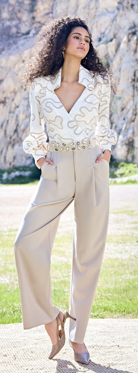 Conjunto de blusa y pantalón color beige - Imagen 2